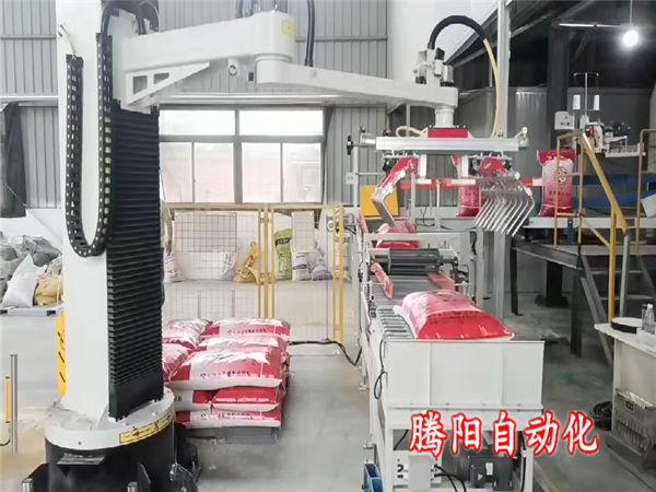 飼料立柱碼垛機輕松實現(xiàn)堆垛自動化
